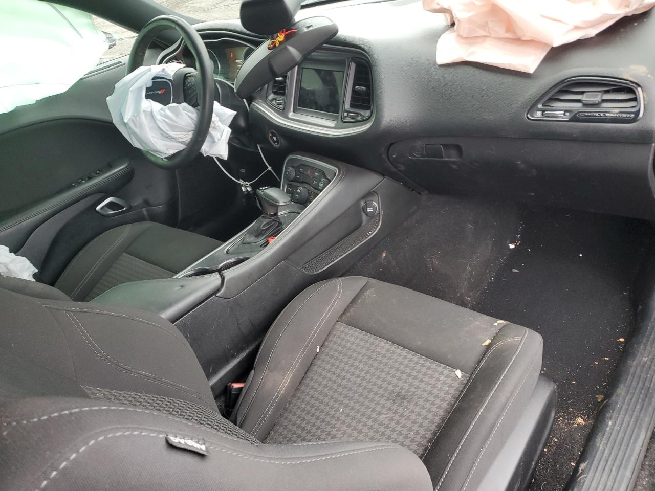 2019 Dodge Challenger - Image 8
