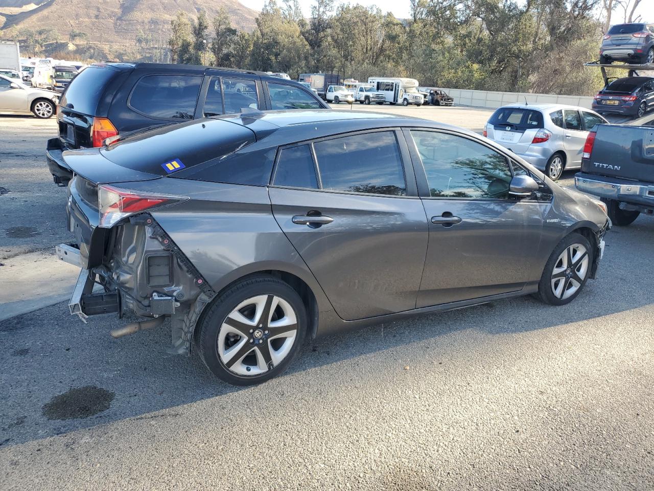 VIN JTDKARFU5H3043585 2017 TOYOTA PRIUS no.3