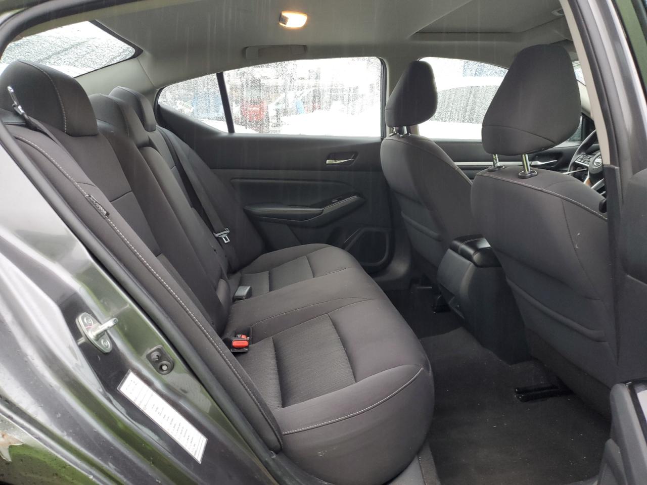 2021 Nissan Altima - Image 10