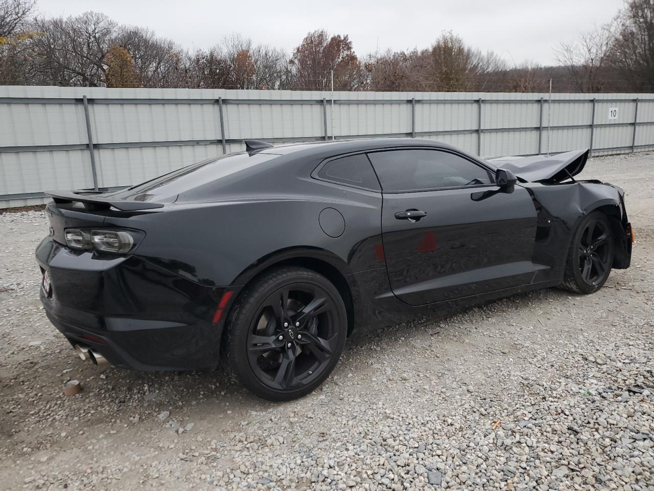 2022 Chevrolet Camaro - Image 3