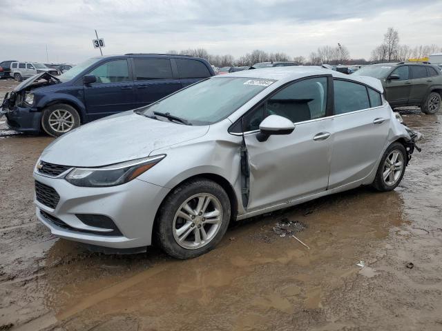 Sedans CHEVROLET CRUZE 2017 Srebrny