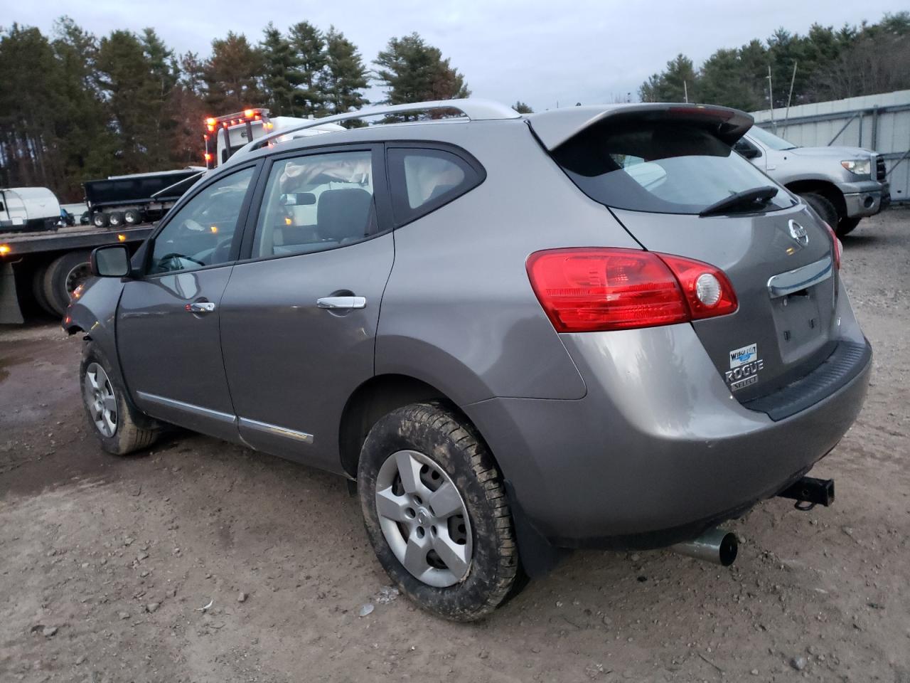 2014 Nissan Rogue - Image 2