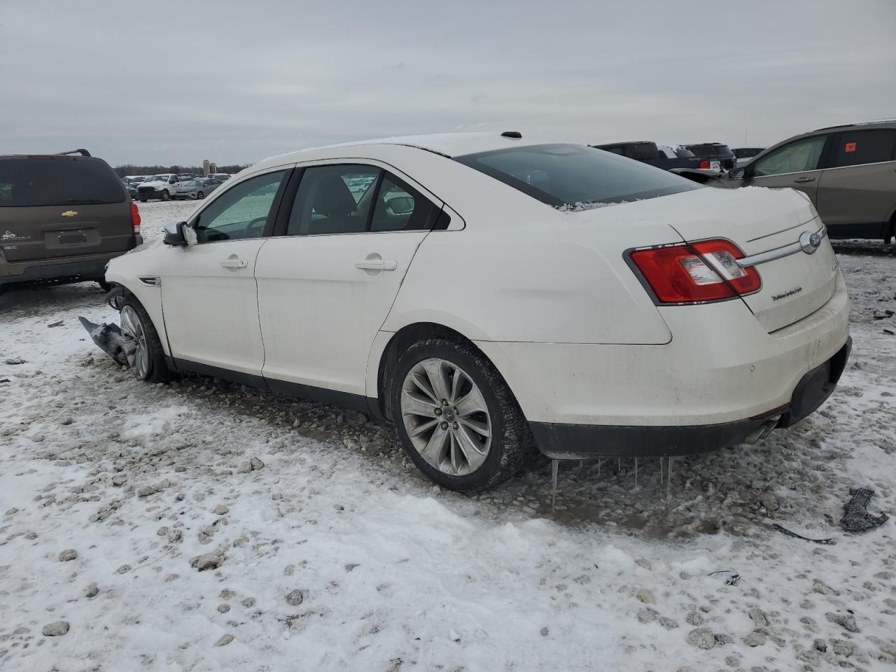 2011 Ford Taurus - Image 2