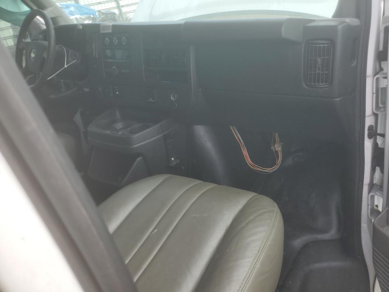 2017 Chevrolet Express - Image 8