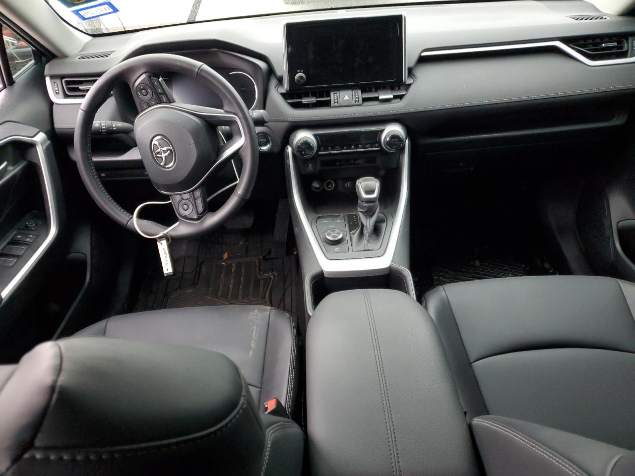 2023 Toyota RAV 4 - Image 8
