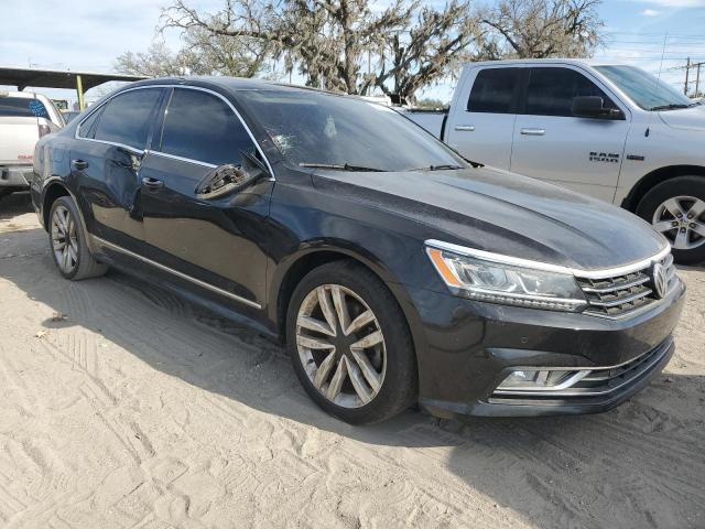  VOLKSWAGEN PASSAT 2017 Чорний