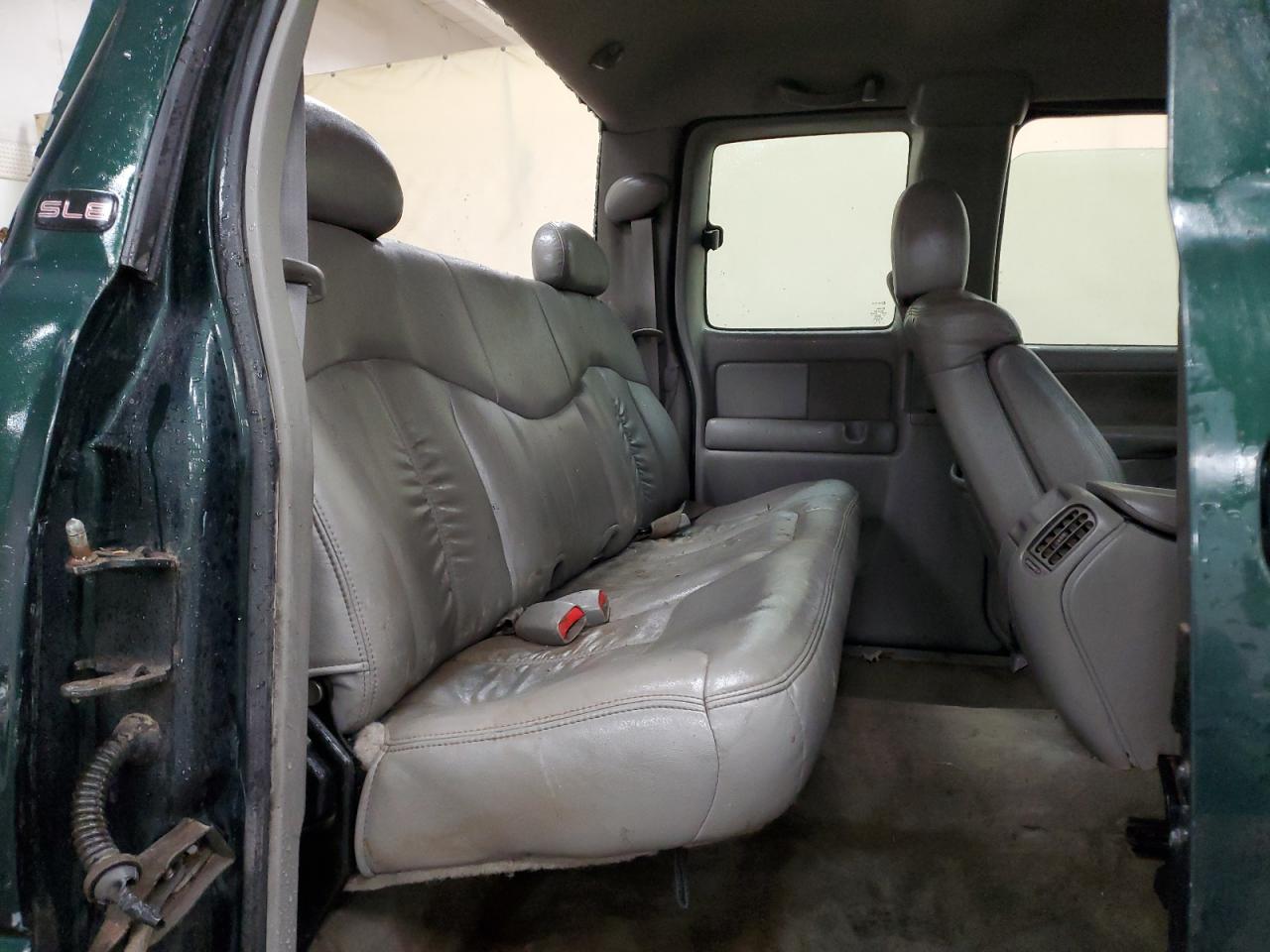 2001 GMC Sierra - Image 10