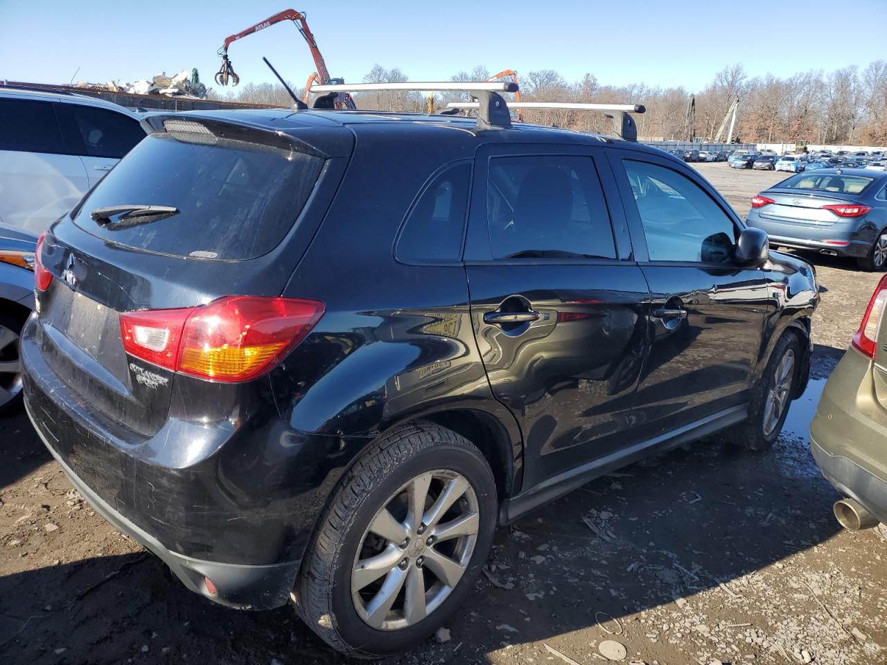 VIN 4A4AR3AU3FE006859 2015 MITSUBISHI OUTLANDER no.3