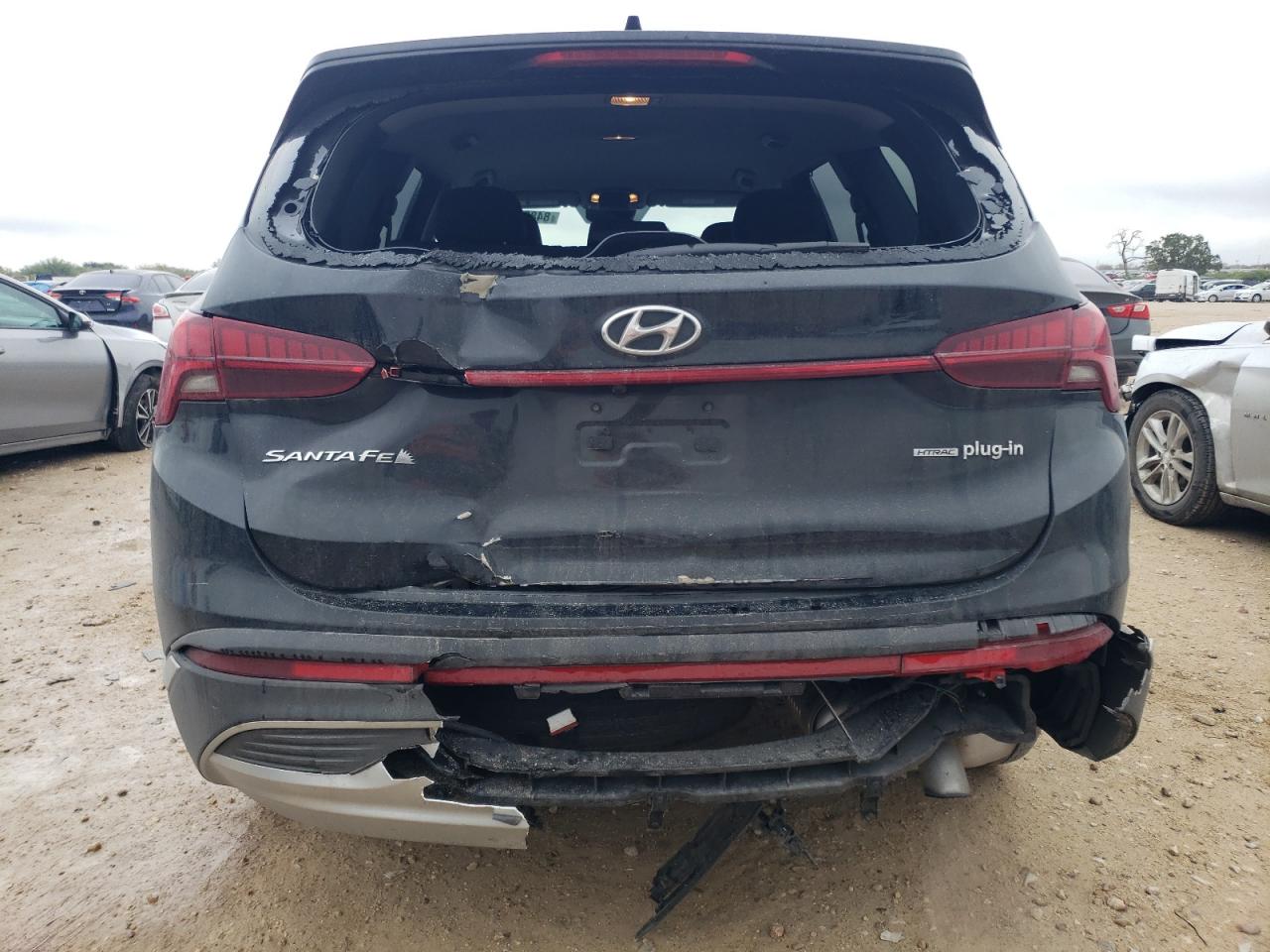2022 Hyundai Santa Fe - Image 6
