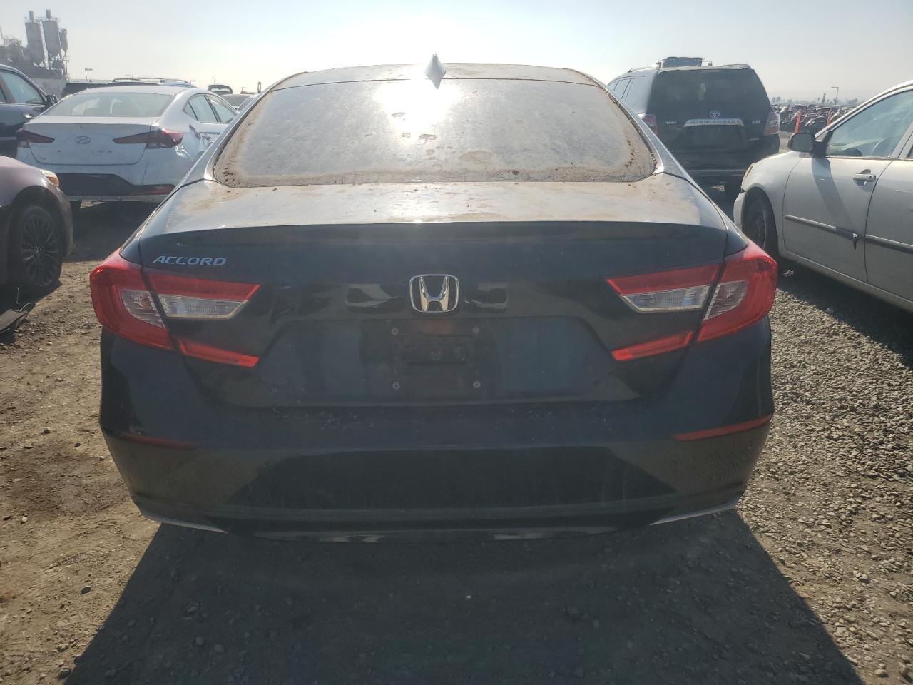 VIN 1HGCV1F10JA185930 2018 HONDA ACCORD no.6