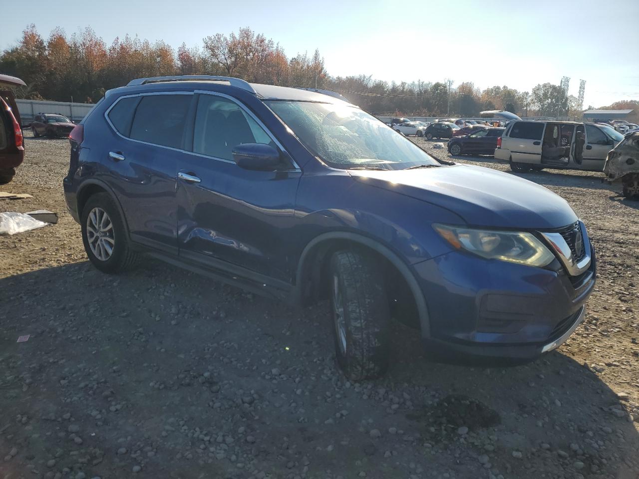 KNMAT2MT0JP526651 Nissan Rogue 2018. Фото: 3