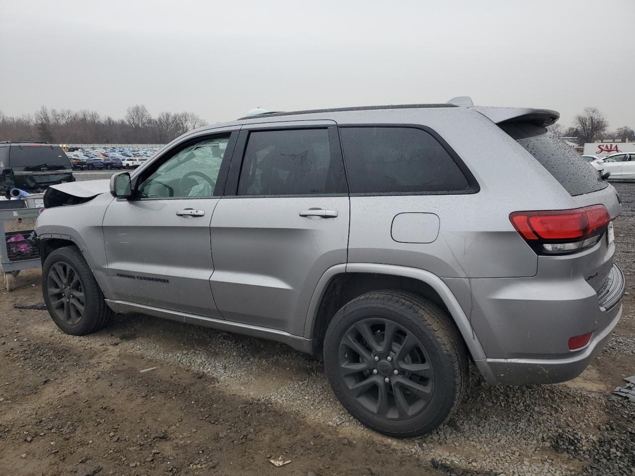 2020 Jeep Grand Cherokee - Image 2