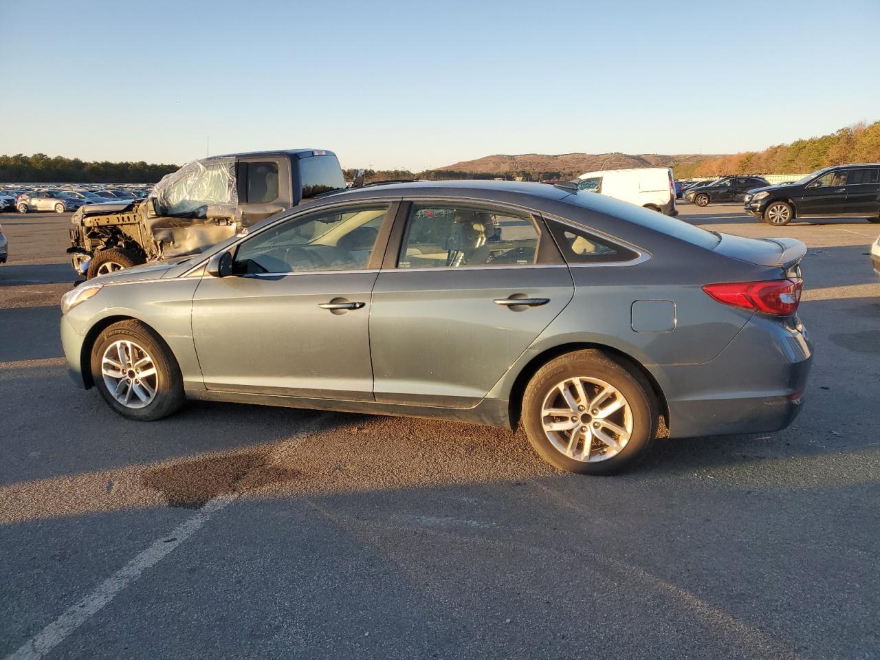 2016 Hyundai Sonata - Image 2