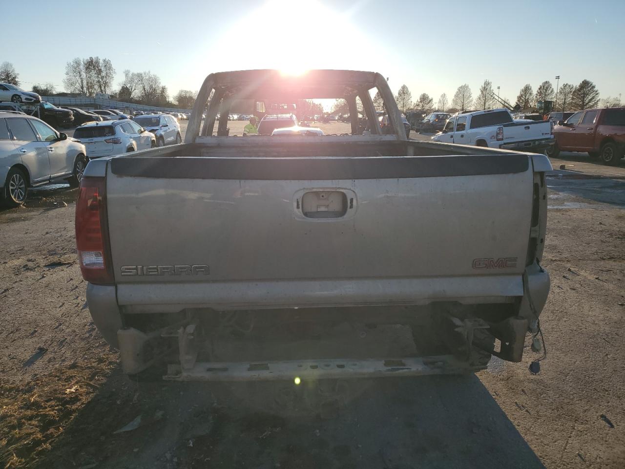 2003 GMC Sierra - Image 6