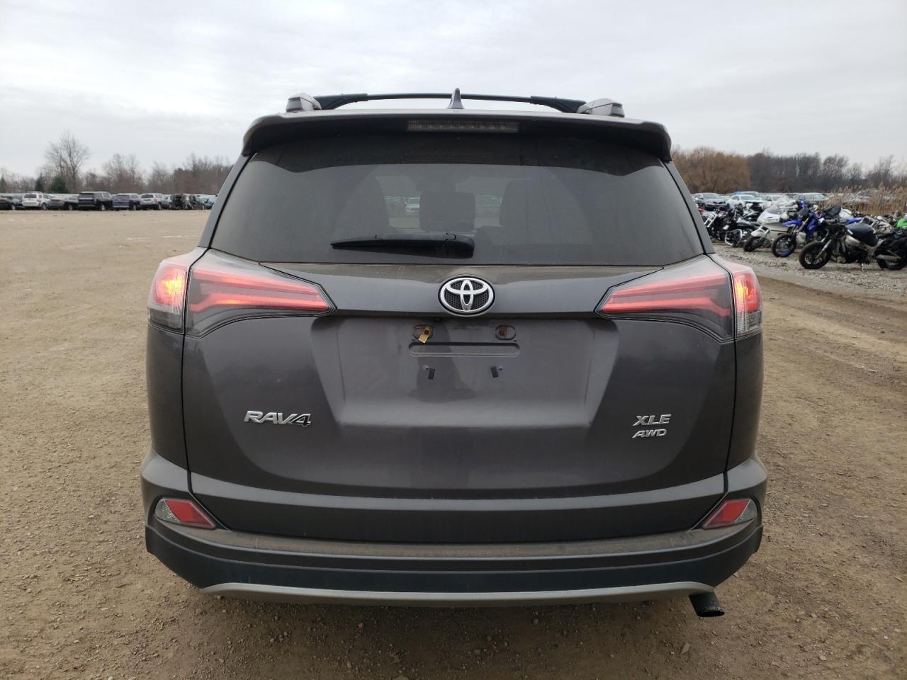 VIN 2T3RFREV2HW627398 2017 TOYOTA RAV4 no.6