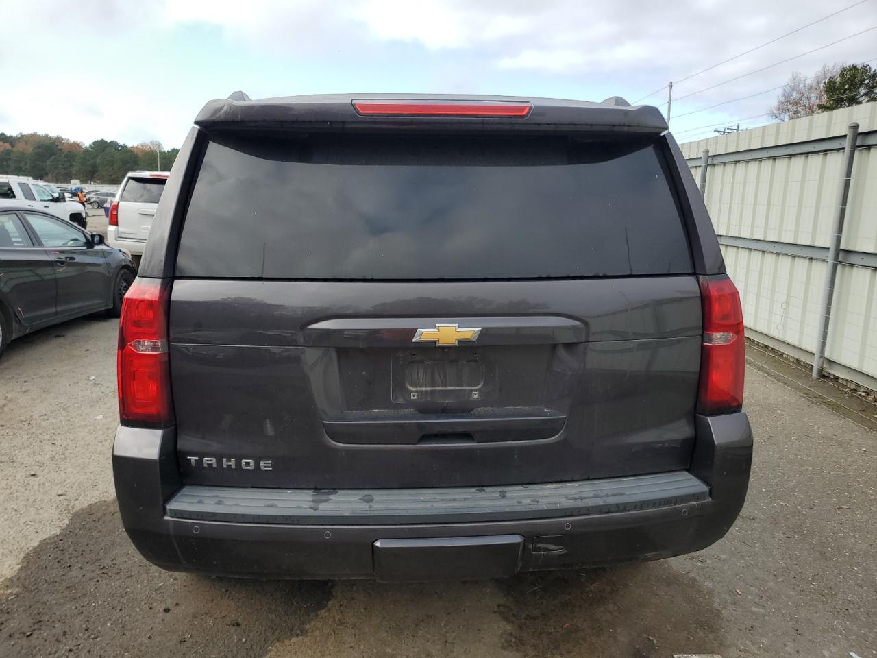 VIN 1GNSKBKC5JR173717 2018 CHEVROLET TAHOE no.6