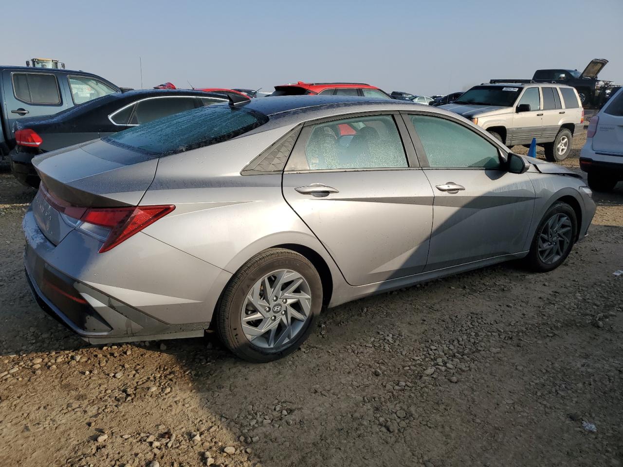 2024 Hyundai Elantra - Image 3