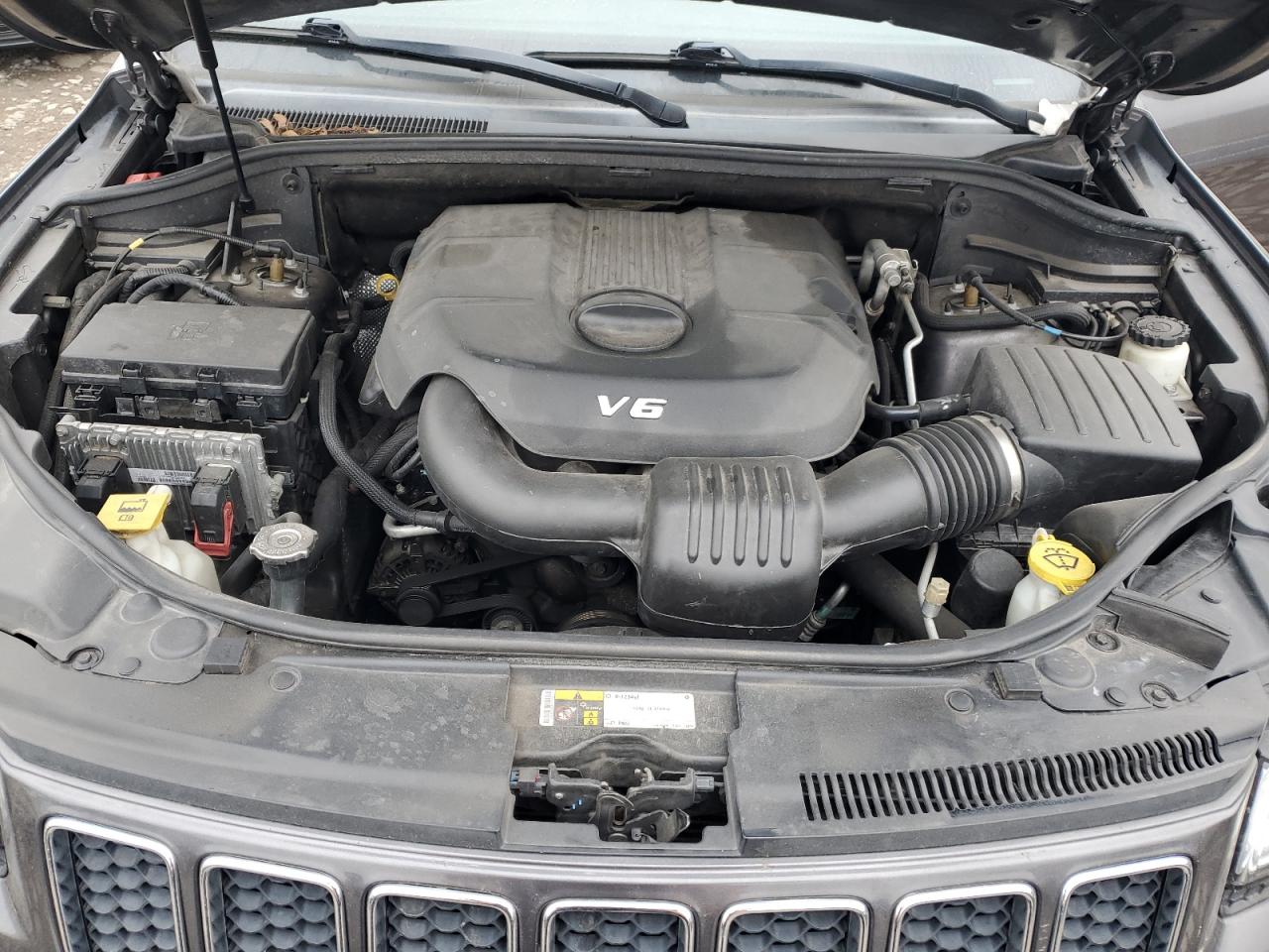 2015 Jeep Grand Cherokee - Image 12