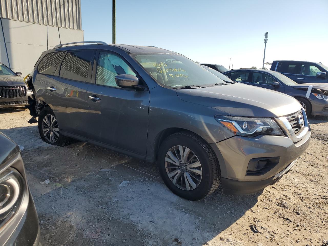 VIN 5N1DR2MN1KC636089 2019 NISSAN PATHFINDER no.4