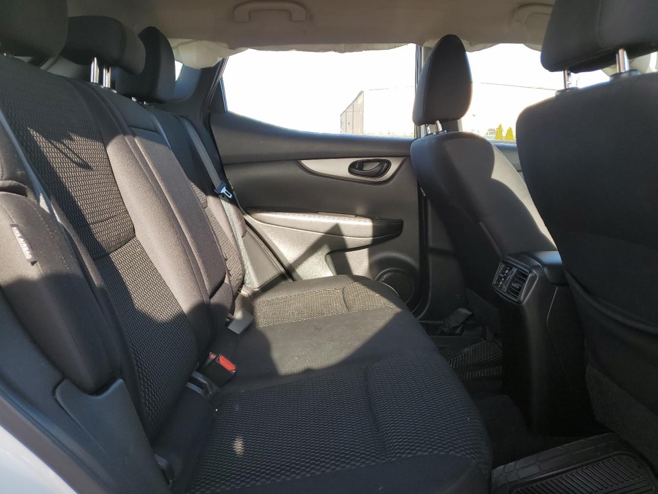 2021 Nissan Rogue - Image 11