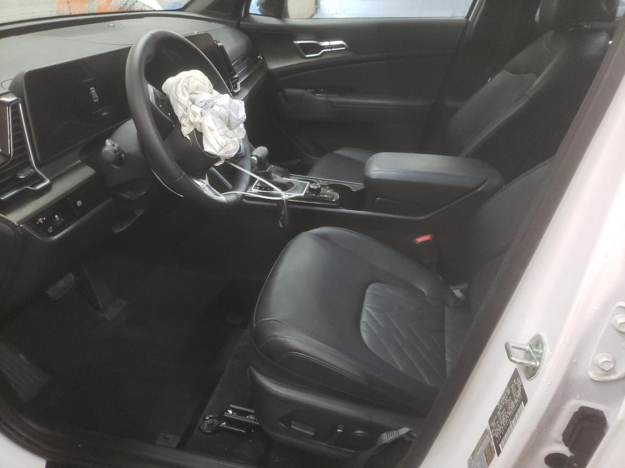 2023 Kia Sportage - Image 7