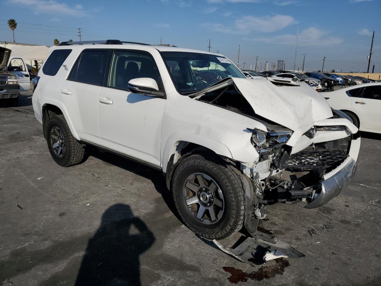 VIN JTEBU5JR7J5610257 2018 TOYOTA 4RUNNER no.4