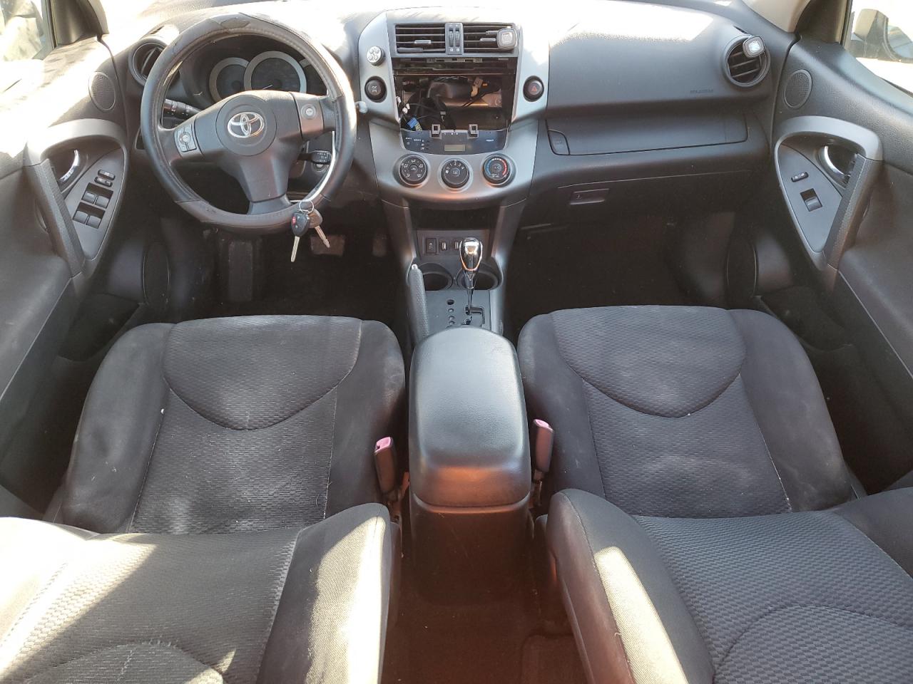 2010 Toyota RAV 4 - Image 8