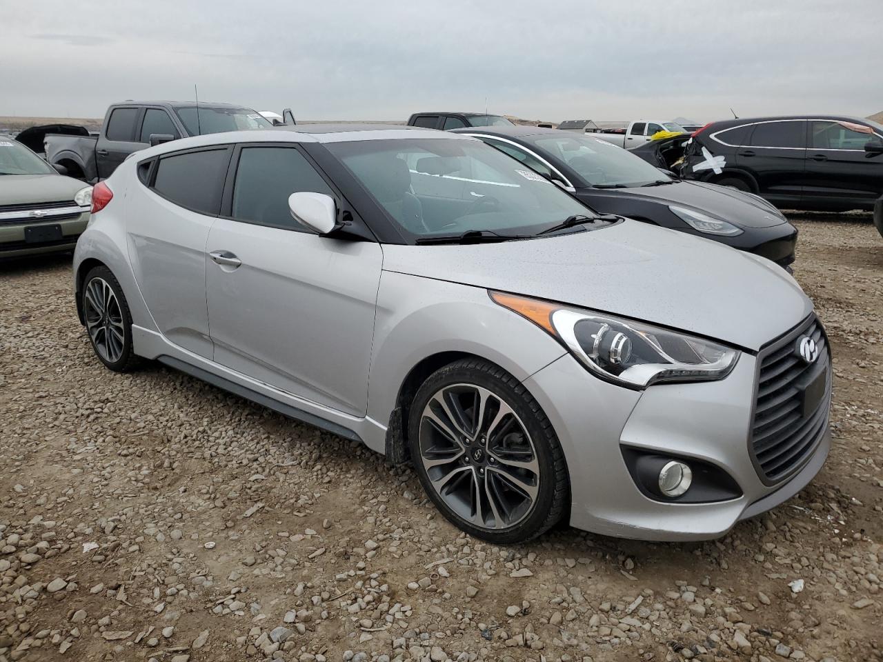 2016 Hyundai Veloster - Image 4
