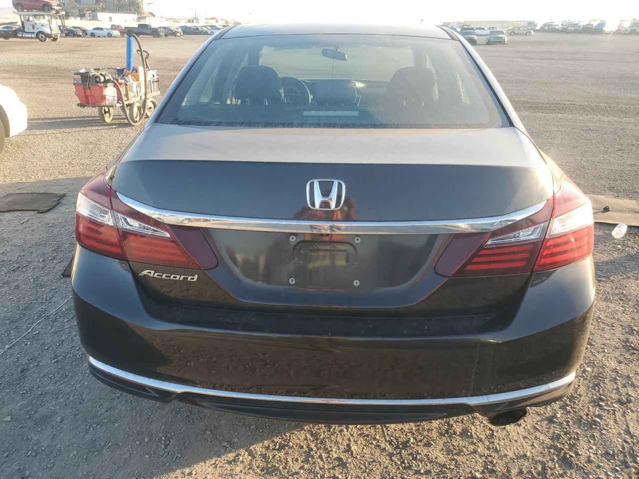 VIN 1HGCR2F38HA024358 2017 HONDA ACCORD no.6