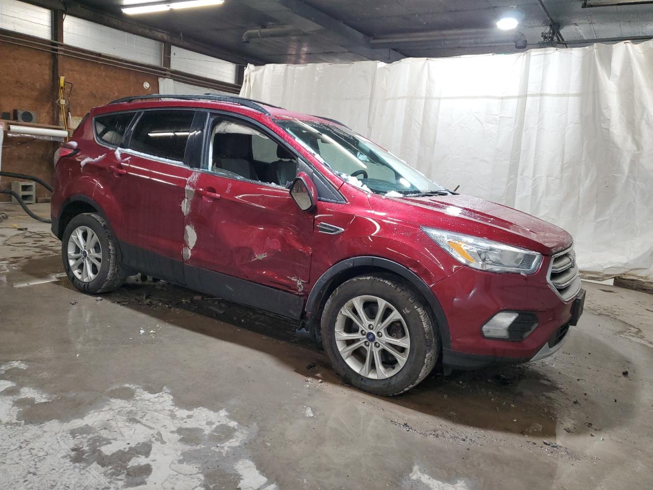 VIN 1FMCU9GD2HUD82448 2017 FORD ESCAPE no.4