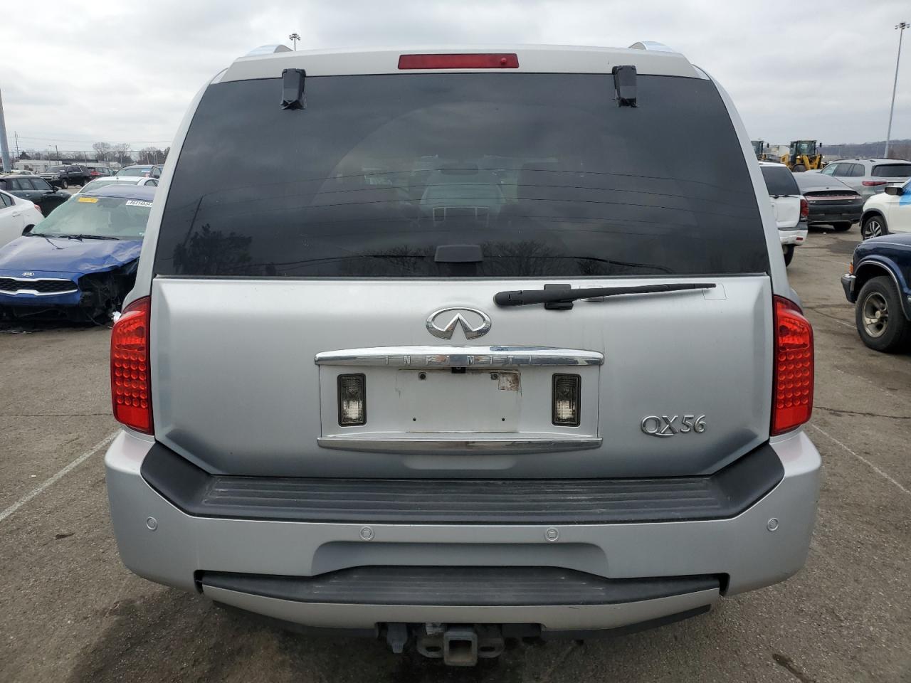 2010 Infiniti QX56 - Image 6