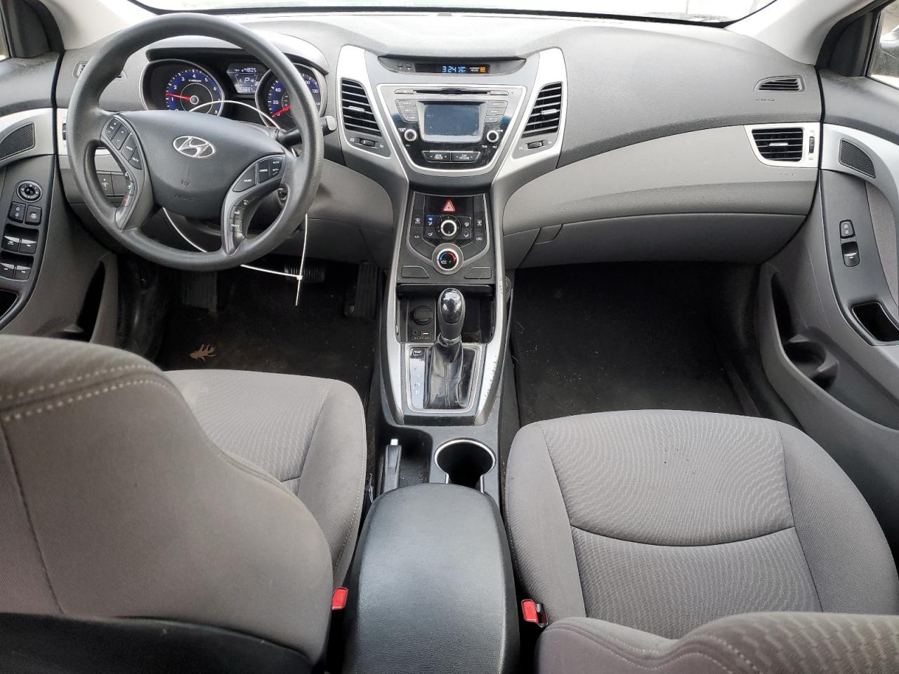 2015 Hyundai Elantra - Image 8