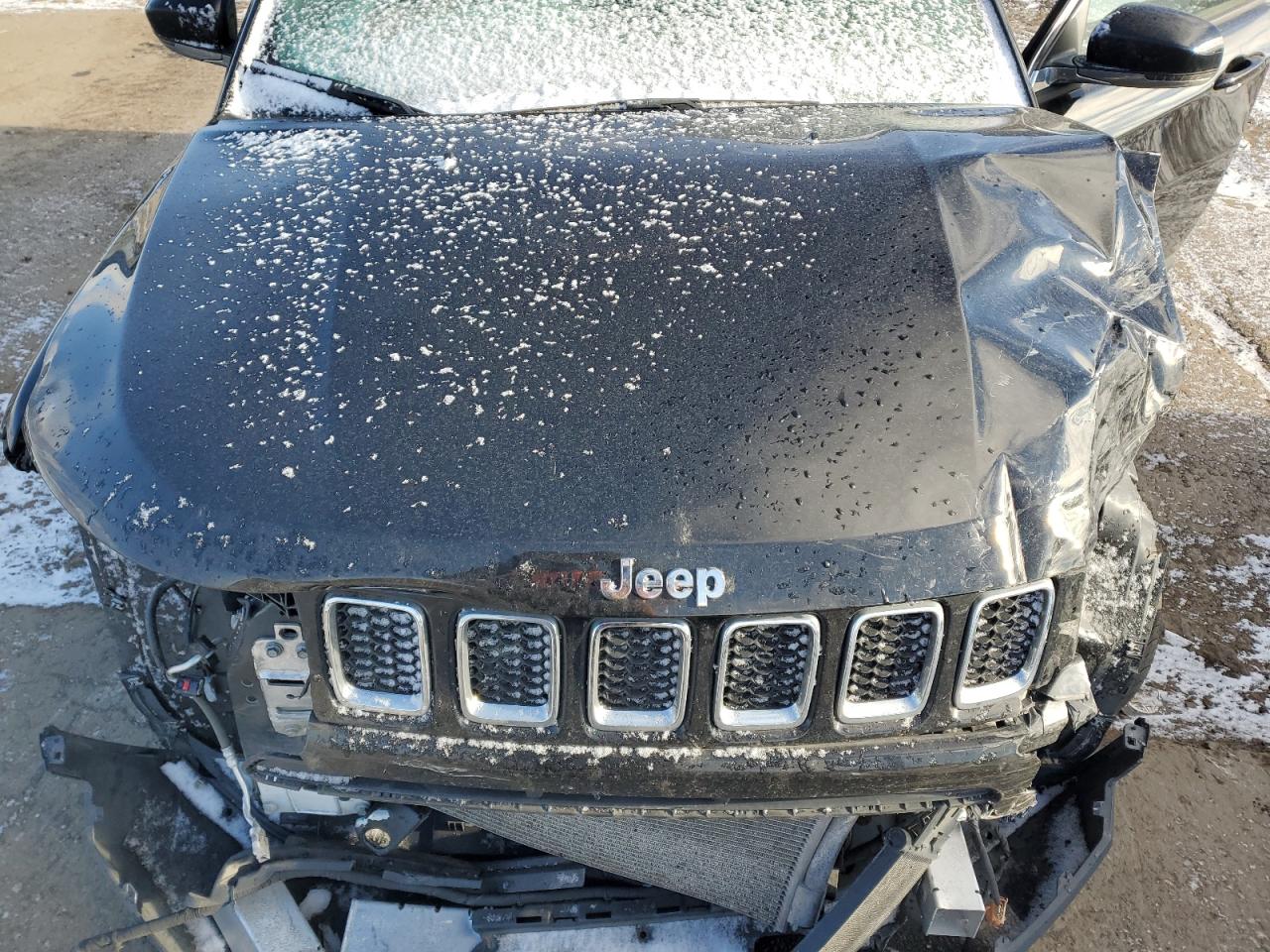 2020 Jeep Compass - Image 11