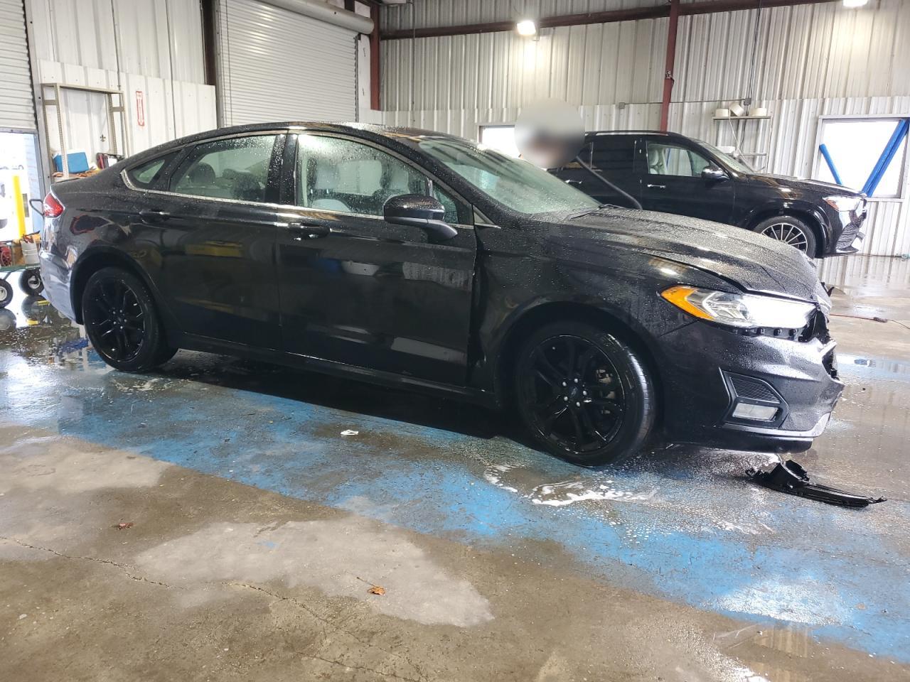 2019 Ford Fusion - Image 4