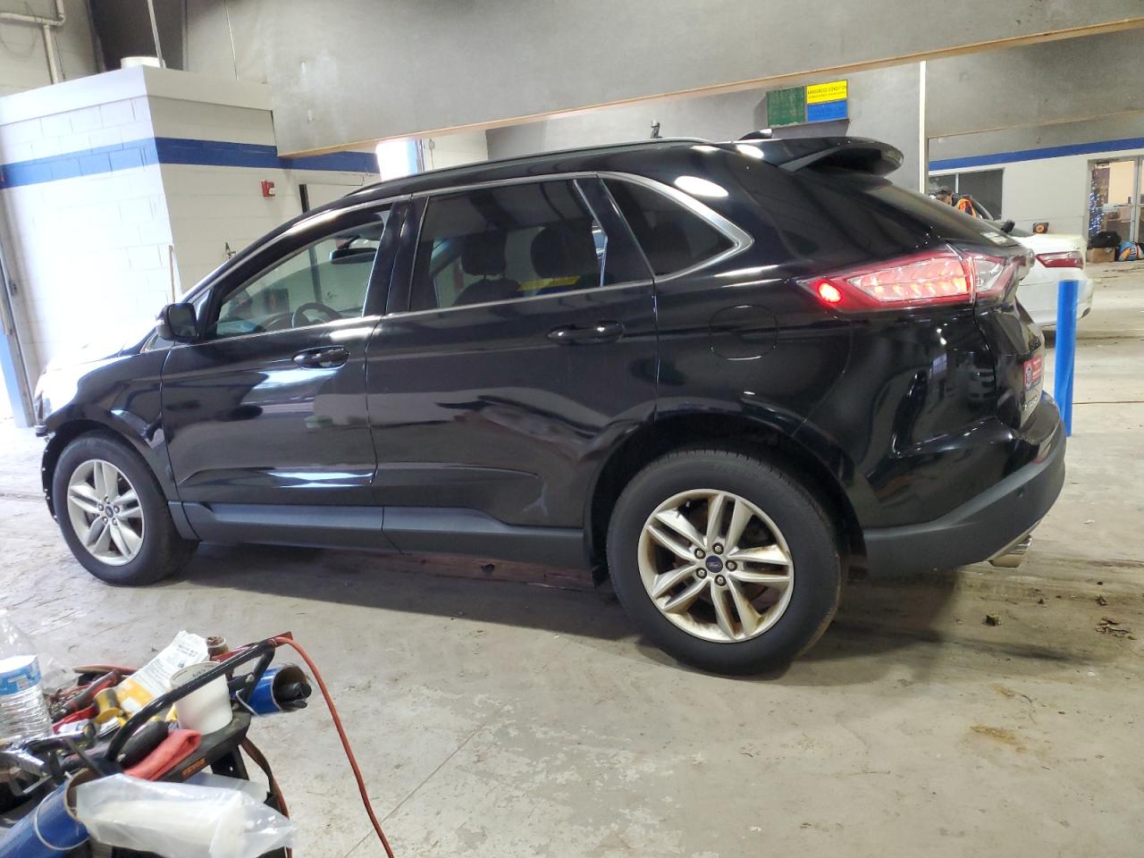 2016 Ford Edge - Image 2