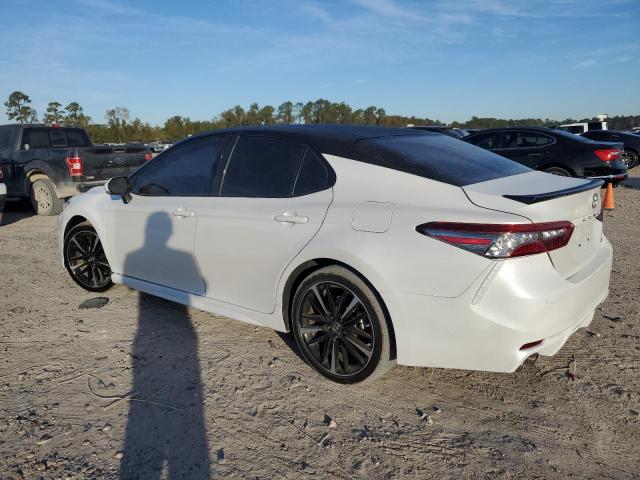  TOYOTA CAMRY 2018 Biały