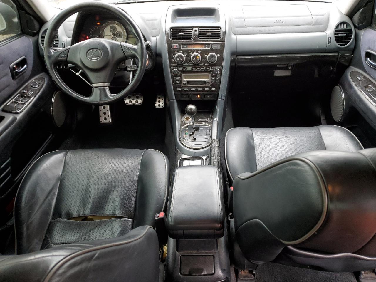 2003 Lexus IS - Image 8