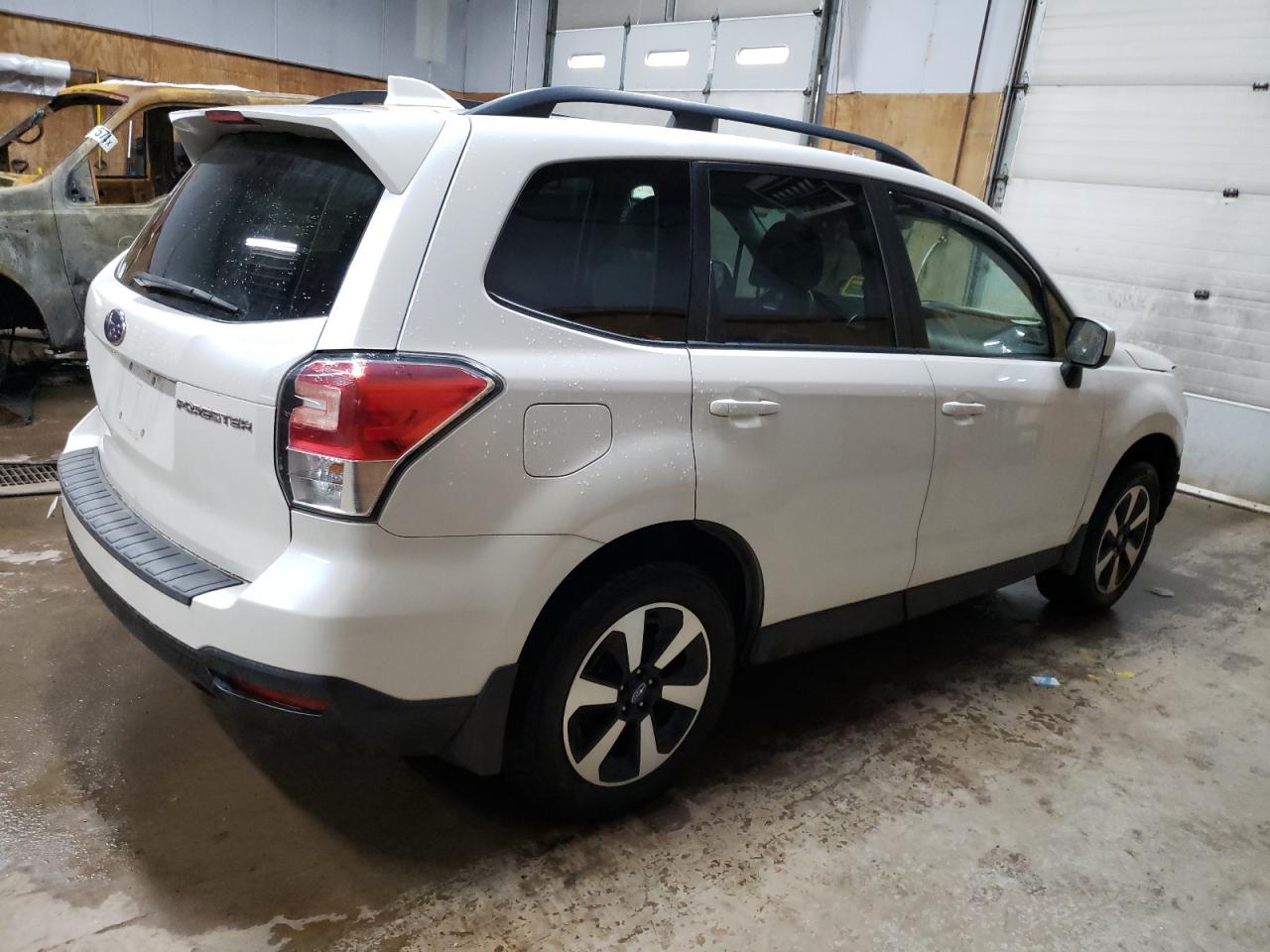 VIN JF2SJAGCXJH509464 2018 SUBARU FORESTER no.3