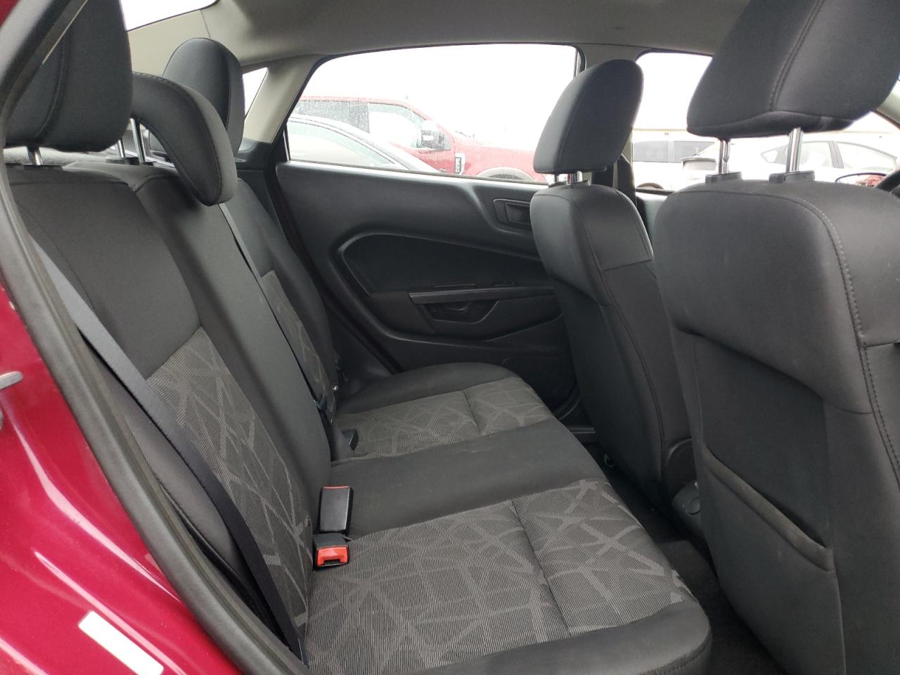 2011 Ford Fiesta - Image 10