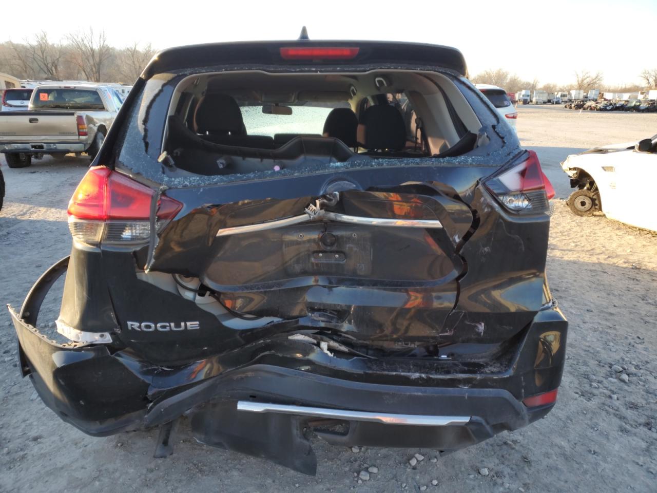 2017 Nissan Rogue - Image 6