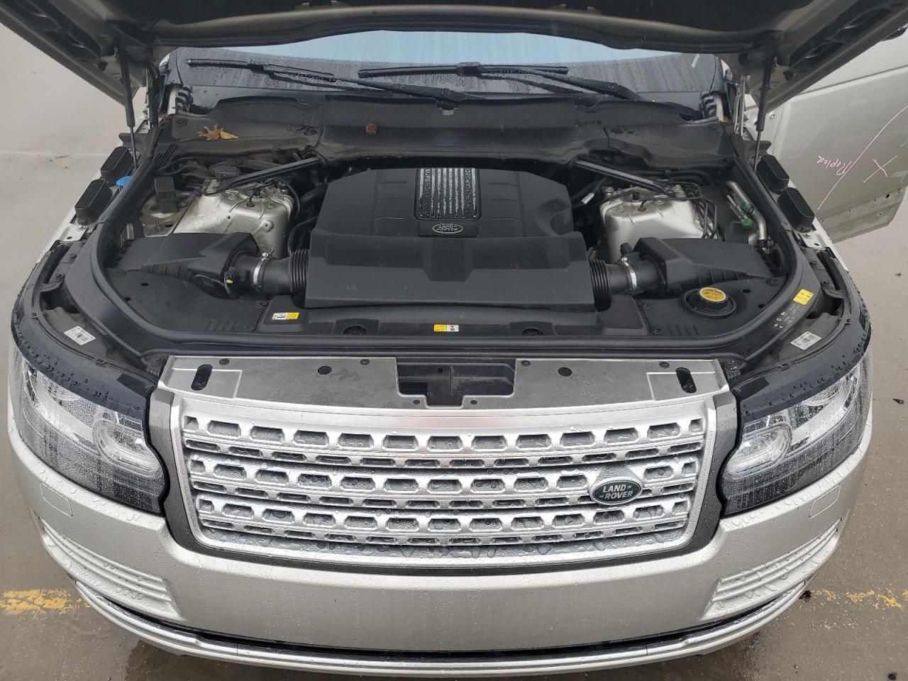 2017 Land Rover Range Rover - Image 13