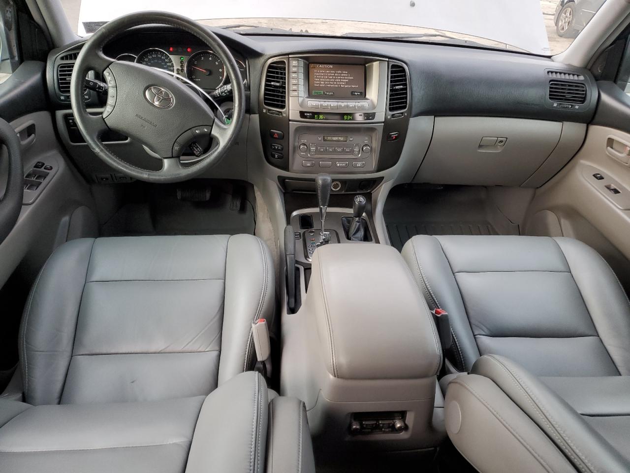2004 Toyota Land Cruiser - Image 8