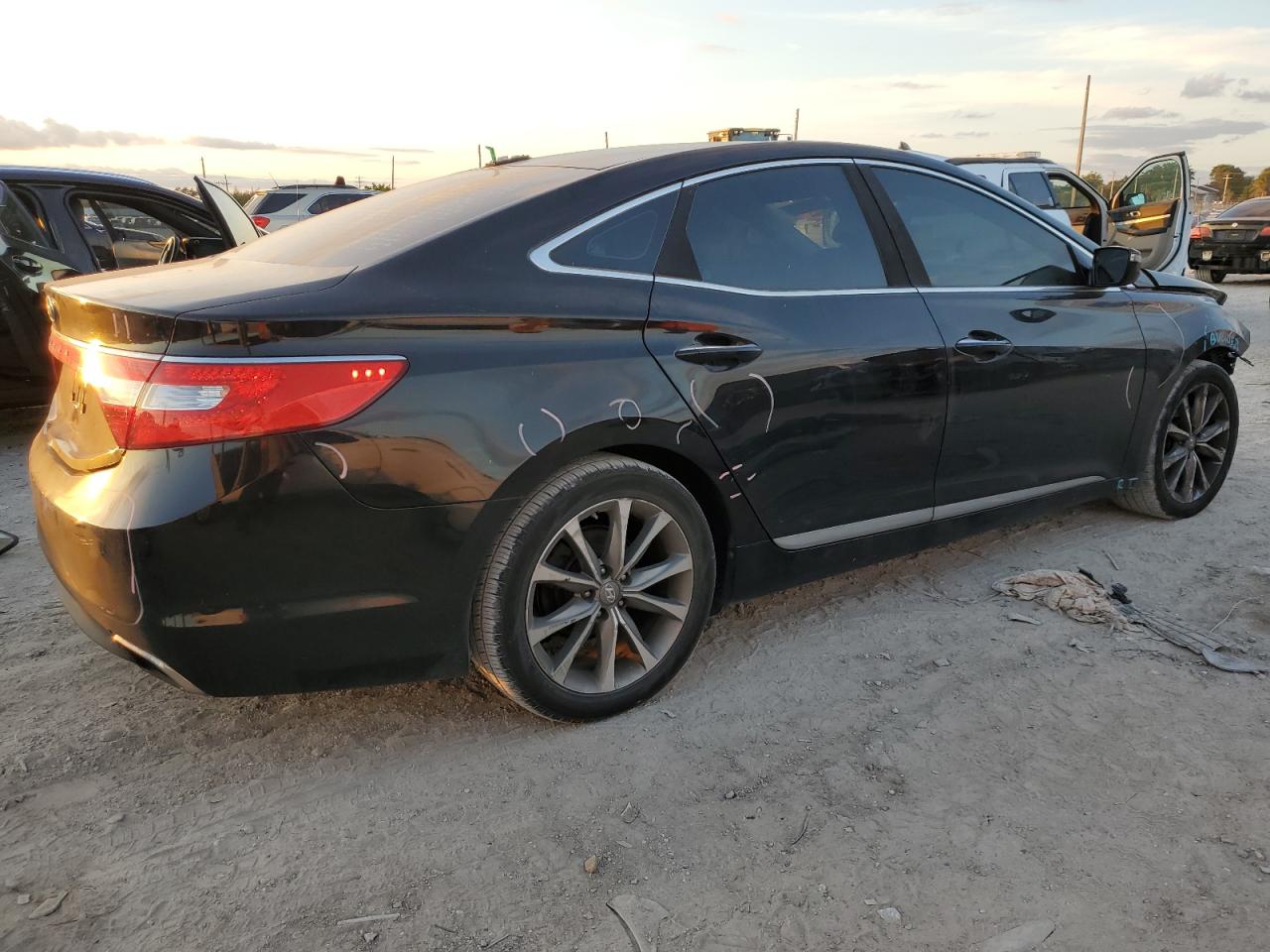 VIN KMHFG4JG5HA589539 2017 HYUNDAI AZERA no.3