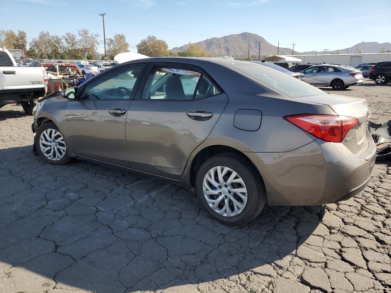 VIN 5YFBURHE4KP900734 2019 TOYOTA COROLLA no.2