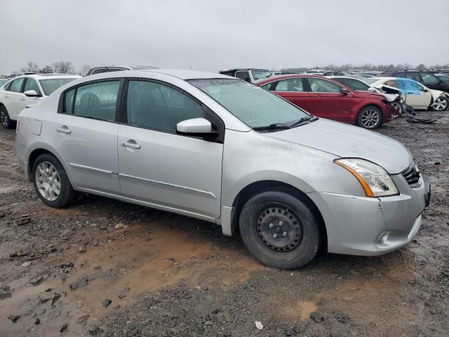 Sedans NISSAN SENTRA 2012 Srebrny