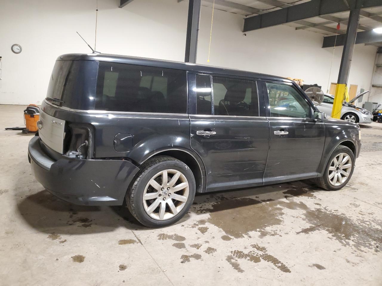 2010 Ford Flex - Image 3
