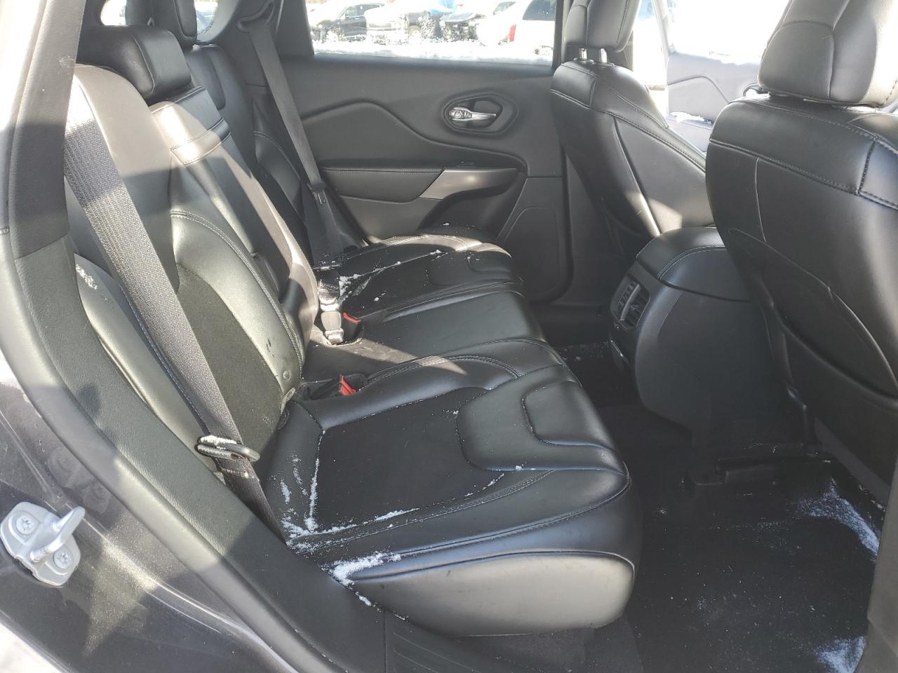 2019 Jeep Grand Cherokee - Image 11