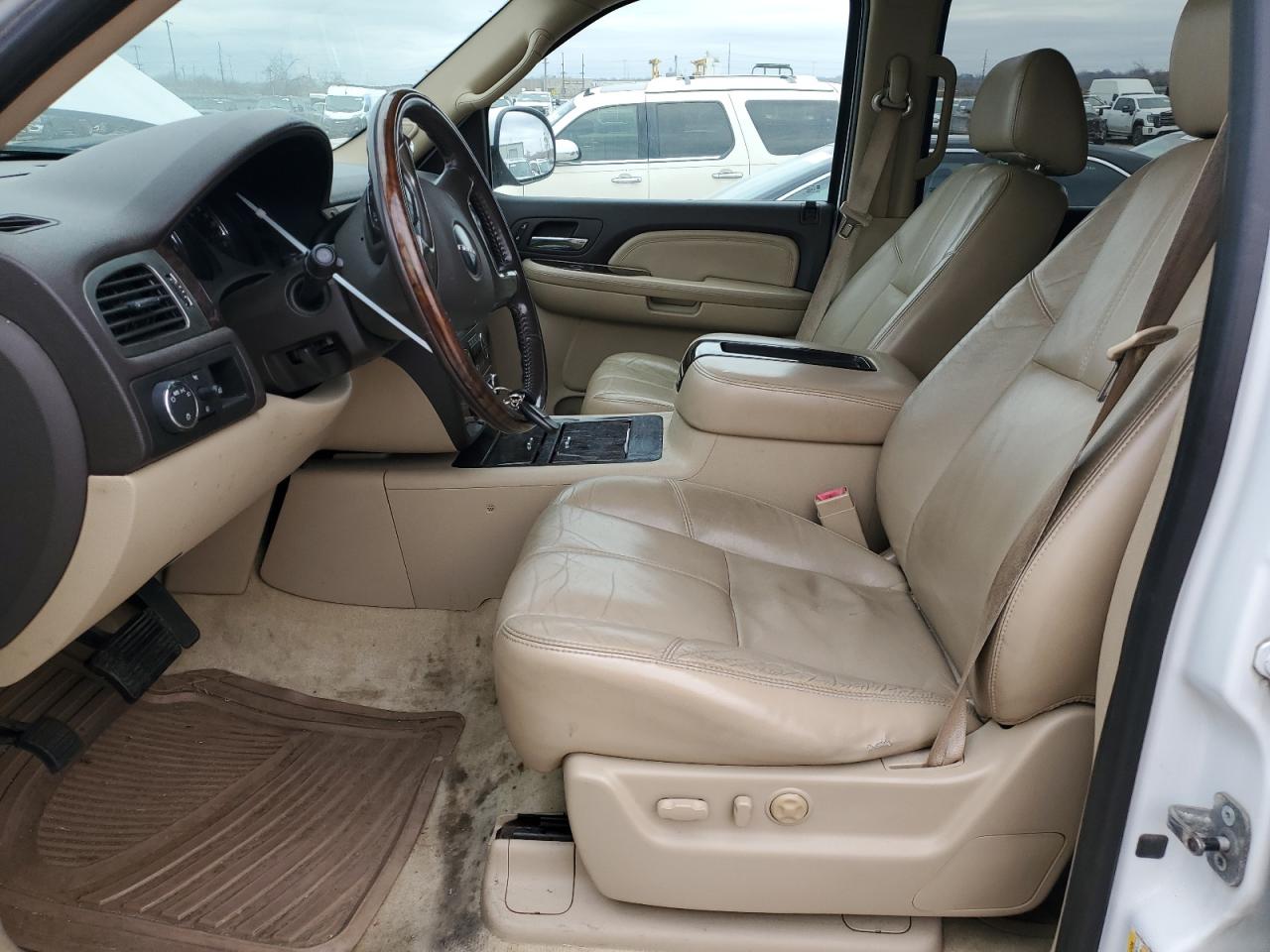 2007 GMC Yukon Denali VIN: 1GKFK63807J268273 Lot: 84915264