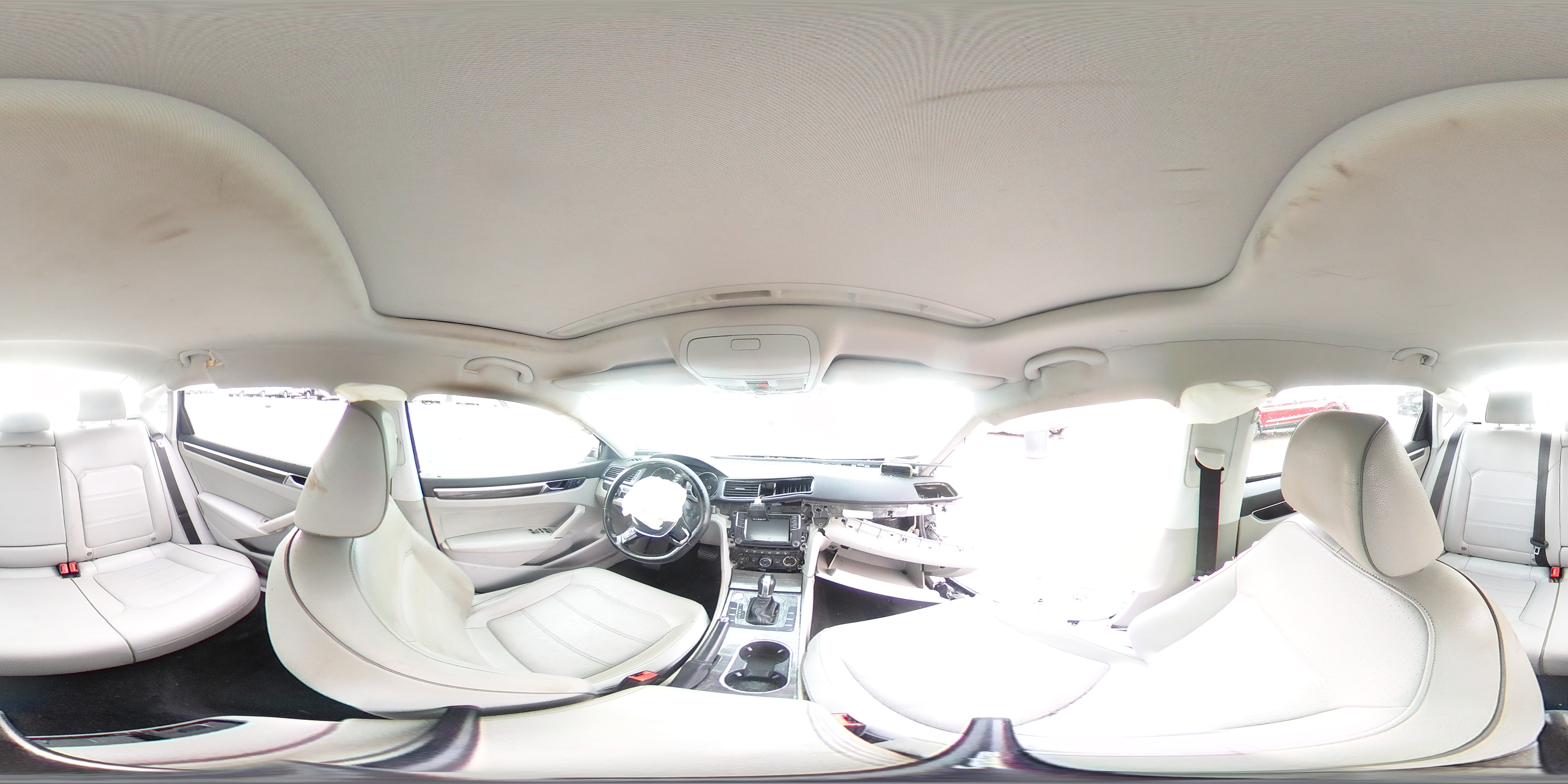 2018 Volkswagen Passat - Image 13