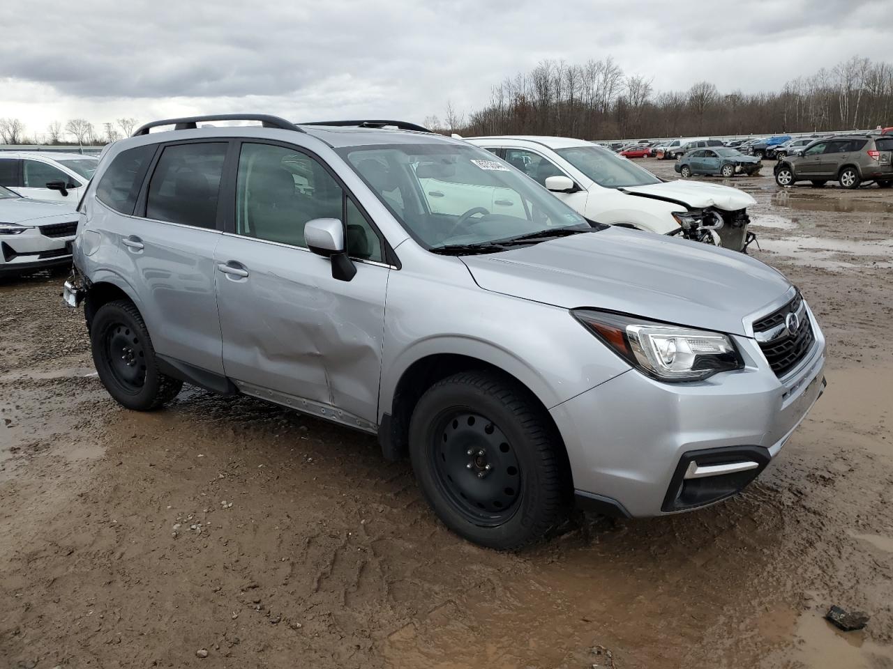 VIN JF2SJARC0JH601891 2018 SUBARU FORESTER no.4